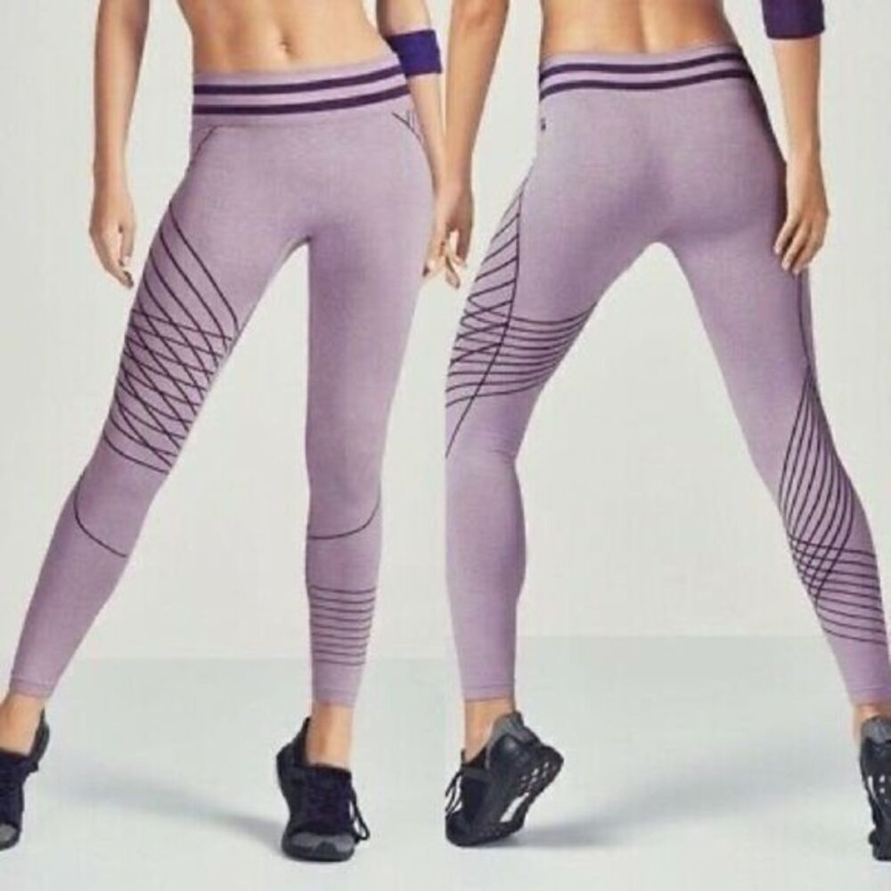 Fabletics lavender lilac geometrical seamless leggings medium